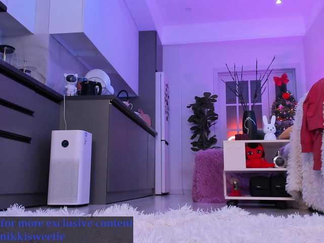 Nikkisweetiex's BongaCams show and profile