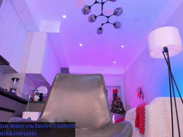 Nikkisweetiex Live Webcam on BongaCams