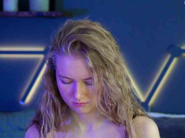 ShinySasha Live Webcam on BongaCams