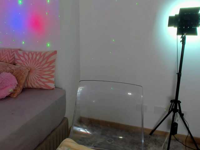 Carolalen's BongaCams show and profile