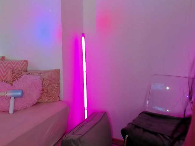 Carolalen's BongaCams show and profile