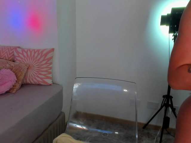 Carolalen's BongaCams show and profile