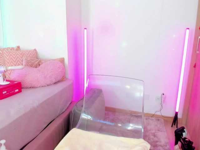 Carolalen's BongaCams show and profile