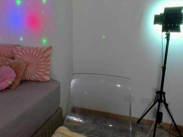 Carolalen's BongaCams show and profile