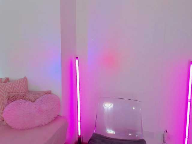 Carolalen's BongaCams show and profile