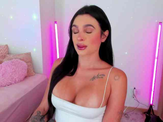 Carolalen Live Webcam on BongaCams