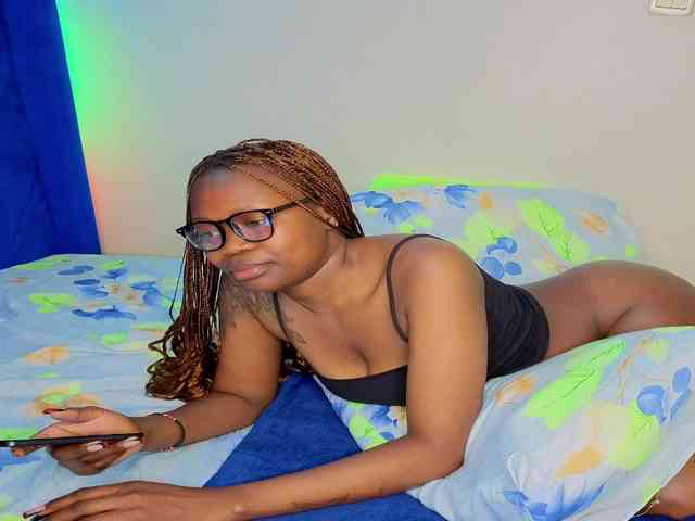 Queen-sasha Live Webcam on BongaCams