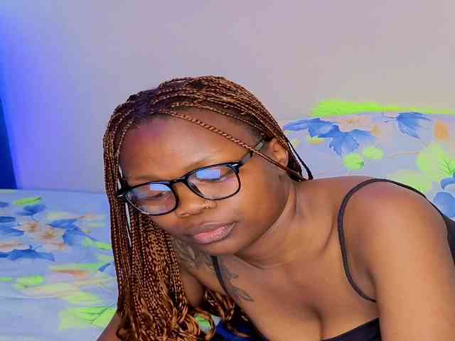Queen-sasha webcam