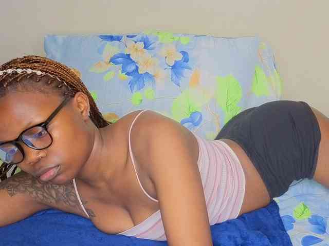 Queen-sasha webcam
