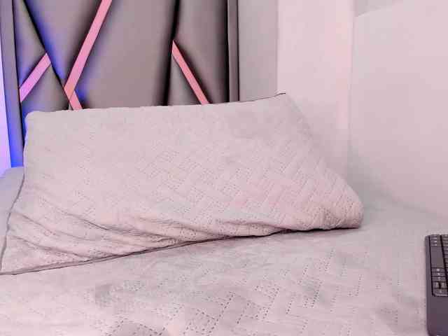 Felicity111 webcam