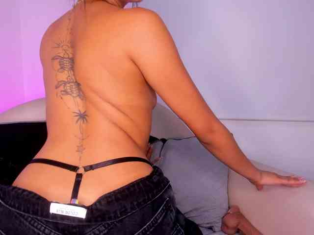 Felicity111 webcam