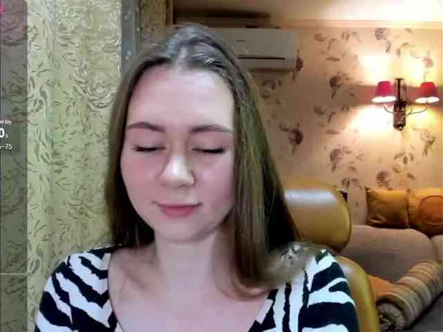 MadeleineEvans webcam