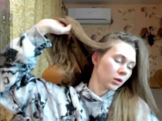 MadeleineEvans webcam