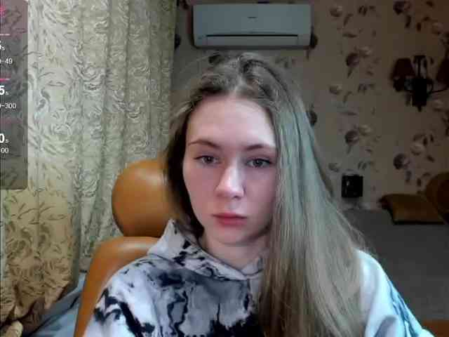 MadeleineEvans webcam