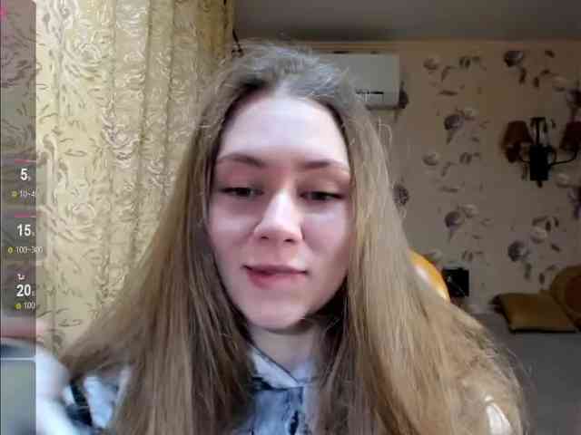 MadeleineEvans webcam