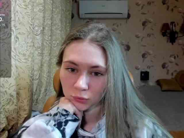 MadeleineEvans webcam