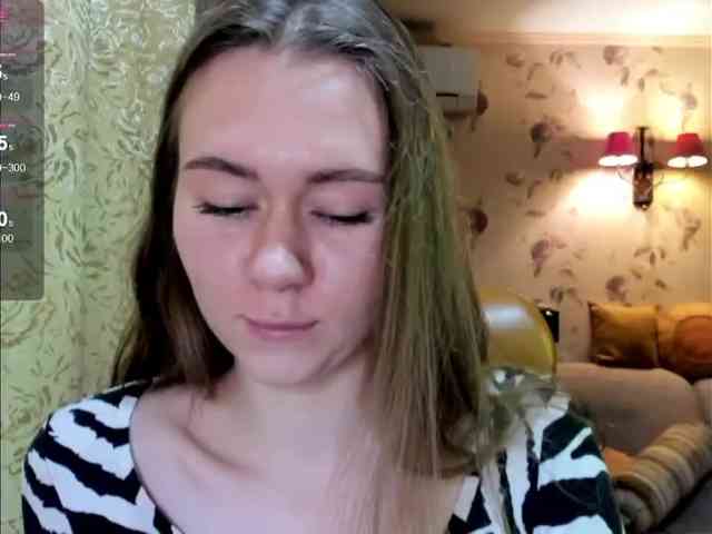 MadeleineEvans webcam