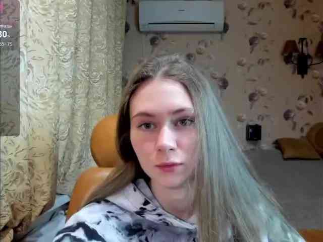 MadeleineEvans webcam