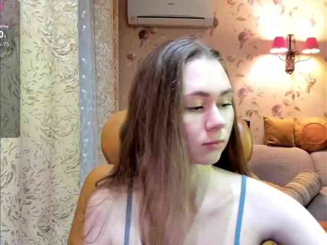 MadeleineEvans webcam