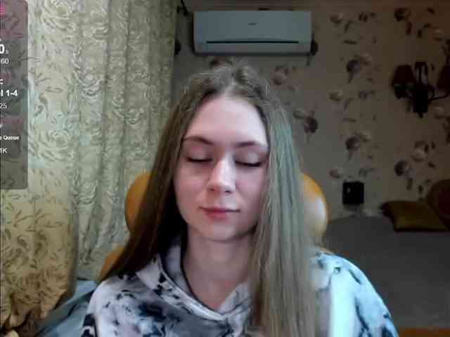 MadeleineEvans webcam