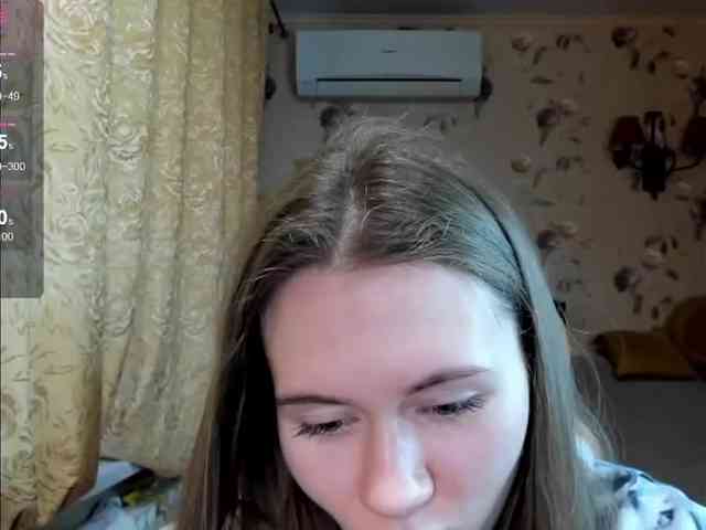 MadeleineEvans webcam