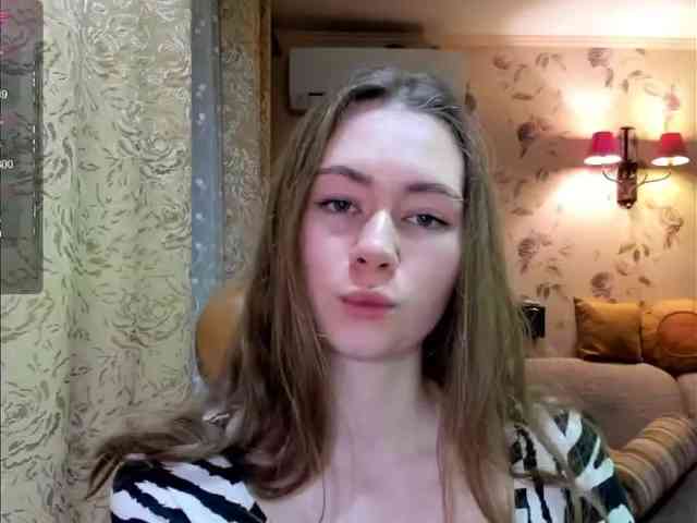 MadeleineEvans webcam