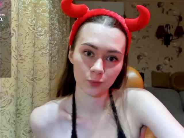 MadeleineEvans webcam