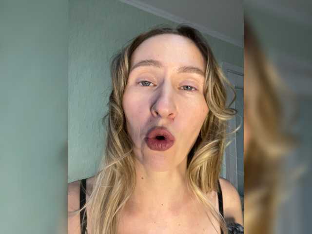 Saveta's BongaCams show and profile