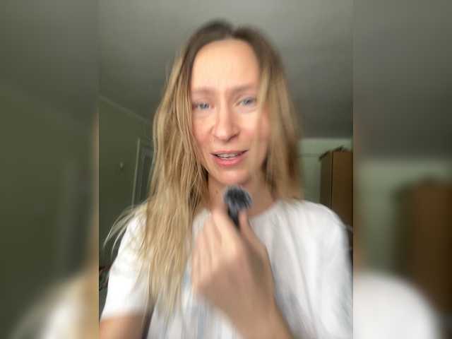 Saveta's BongaCams show and profile