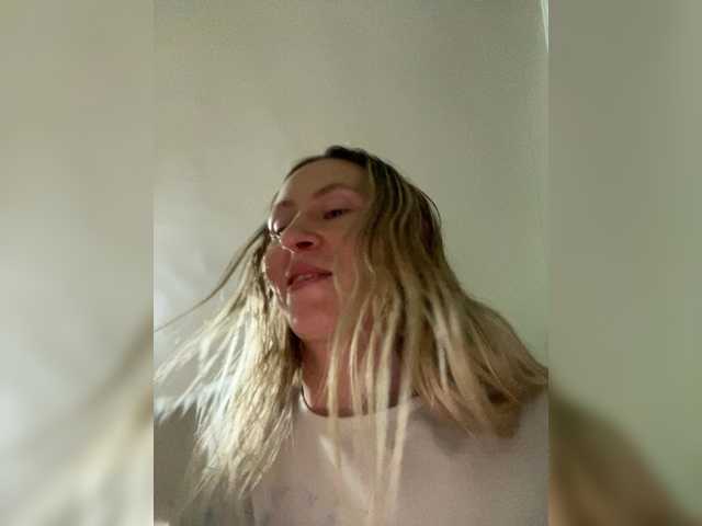 Saveta's BongaCams show and profile