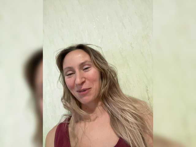 Saveta's BongaCams show and profile