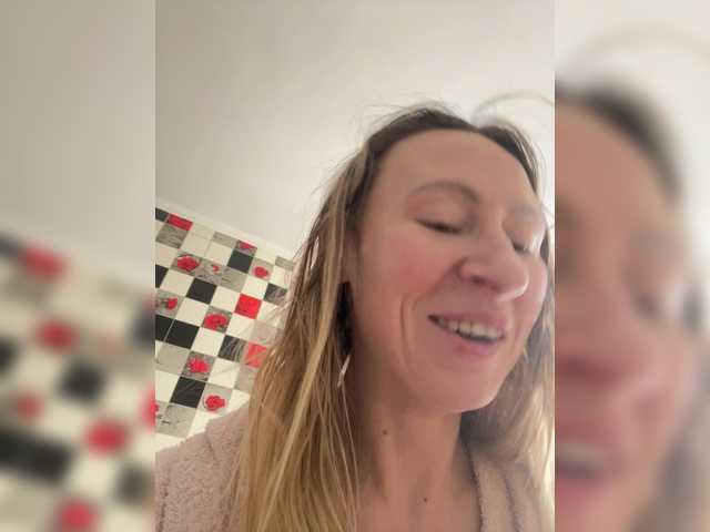 Saveta's BongaCams show and profile