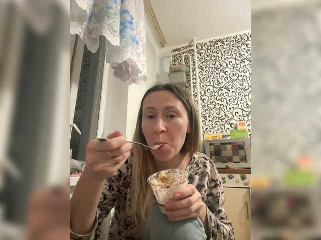 Saveta's BongaCams show and profile