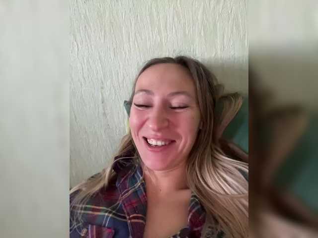 Saveta's BongaCams show and profile