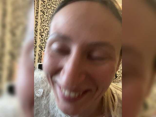 Saveta's BongaCams show and profile