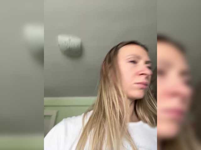 Saveta's BongaCams show and profile