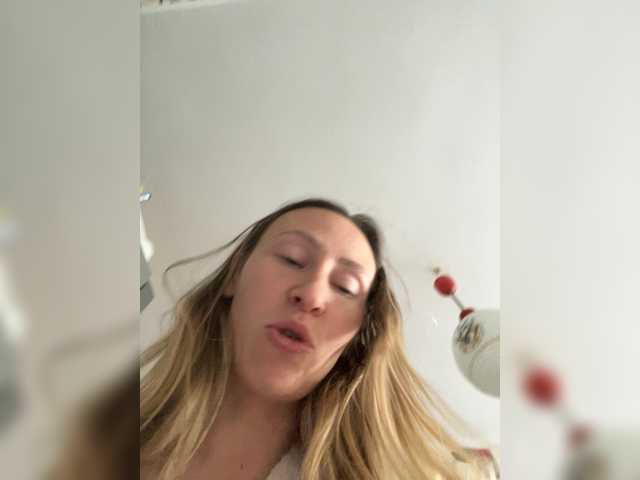 Saveta's BongaCams show and profile