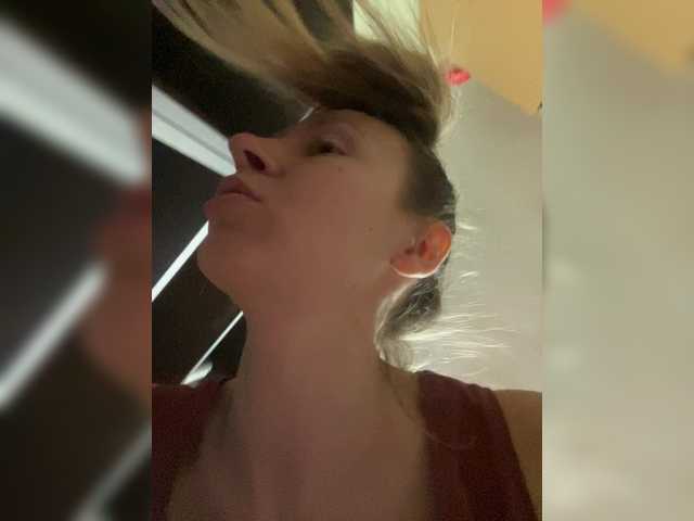 Saveta's BongaCams show and profile