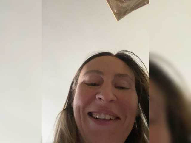 Saveta's BongaCams show and profile