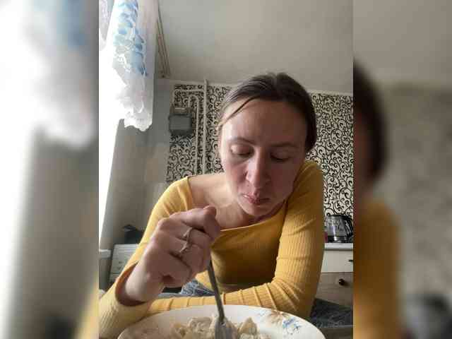 Saveta Live Webcam on BongaCams