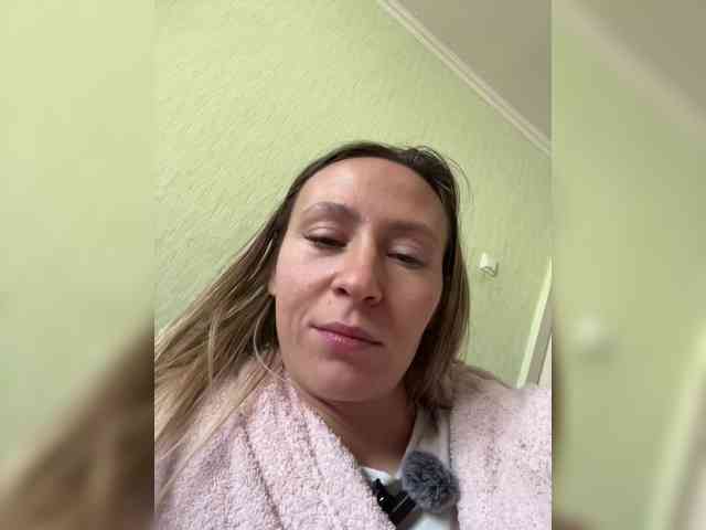 Saveta Live Webcam on BongaCams