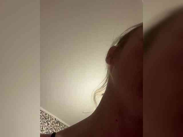 Saveta Live Webcam on BongaCams