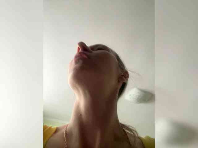 Saveta Live Webcam on BongaCams