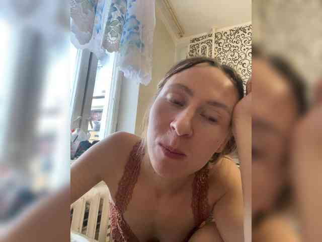 Saveta Live Webcam on BongaCams