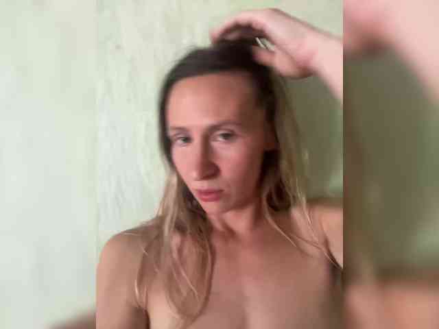 Saveta Live Webcam on BongaCams