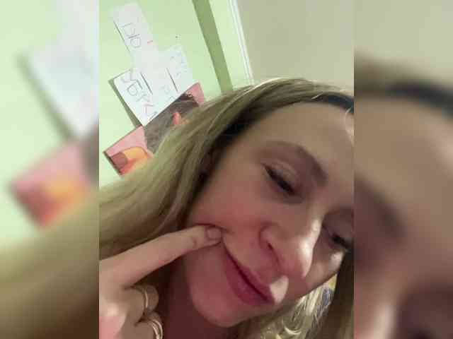 Saveta's webcam live show