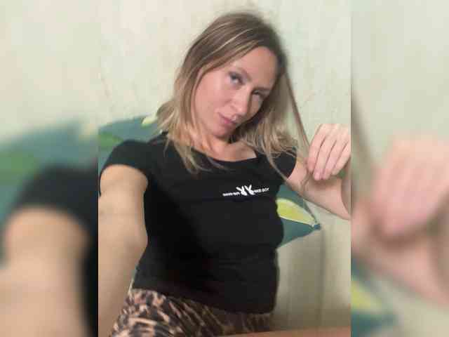 Saveta Live Webcam on BongaCams