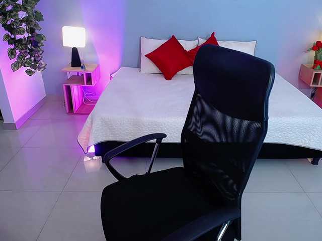 JasmineCampbell live cam profile