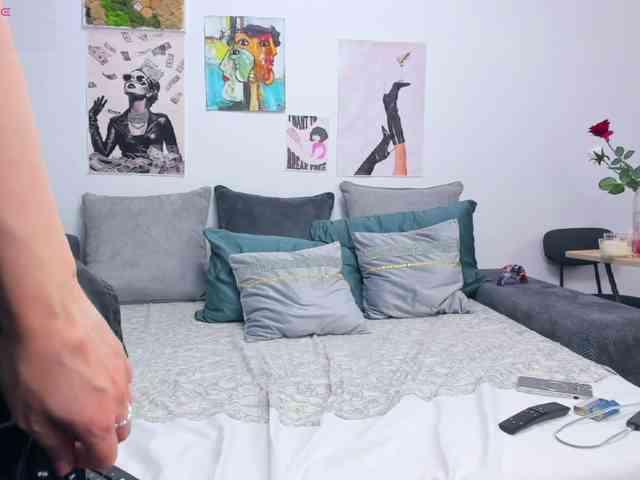 CallmeAnna webcam