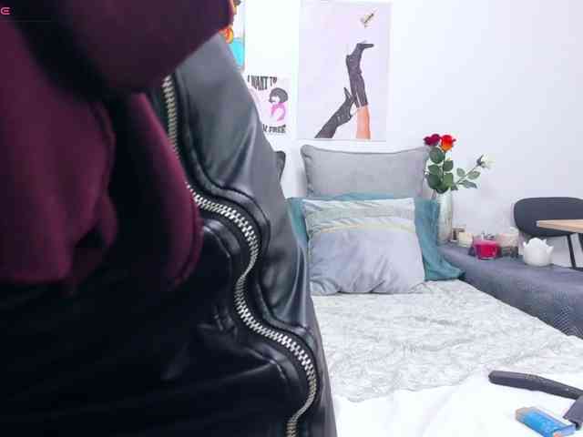 CallmeAnna webcam